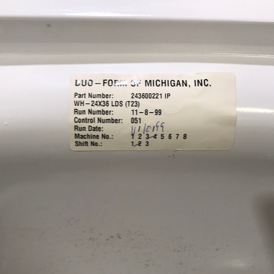 Used RV Bath Tub 36” x 24” RHD Step Tub - Young Farts RV Parts