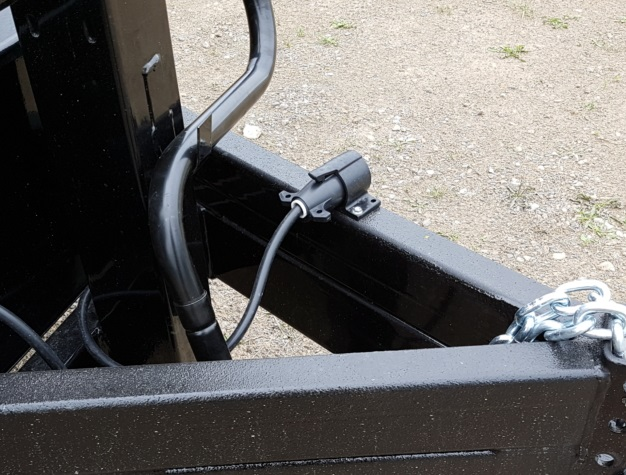 7-PIN TRAILER WIRE PROTECTION - Young Farts RV Parts