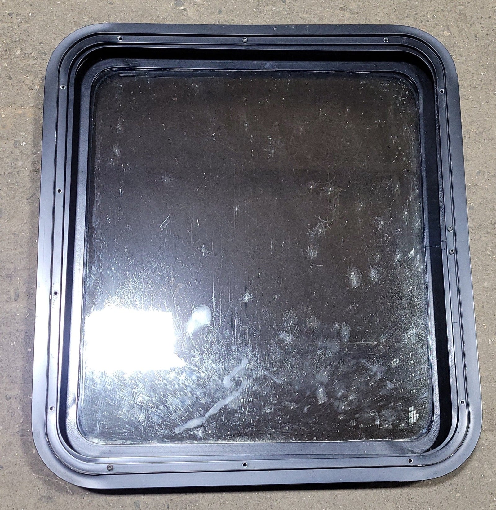 Black Radius Non-Opening Window : 21 1/2