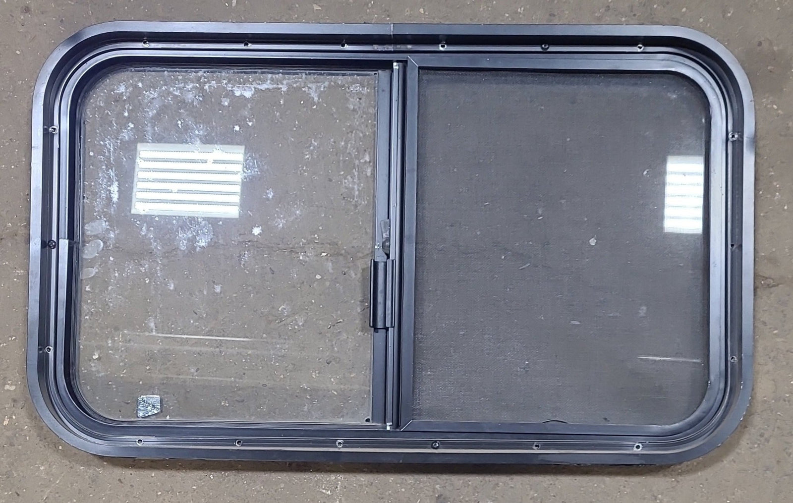 Black Radius Opening Window : 30 1/4