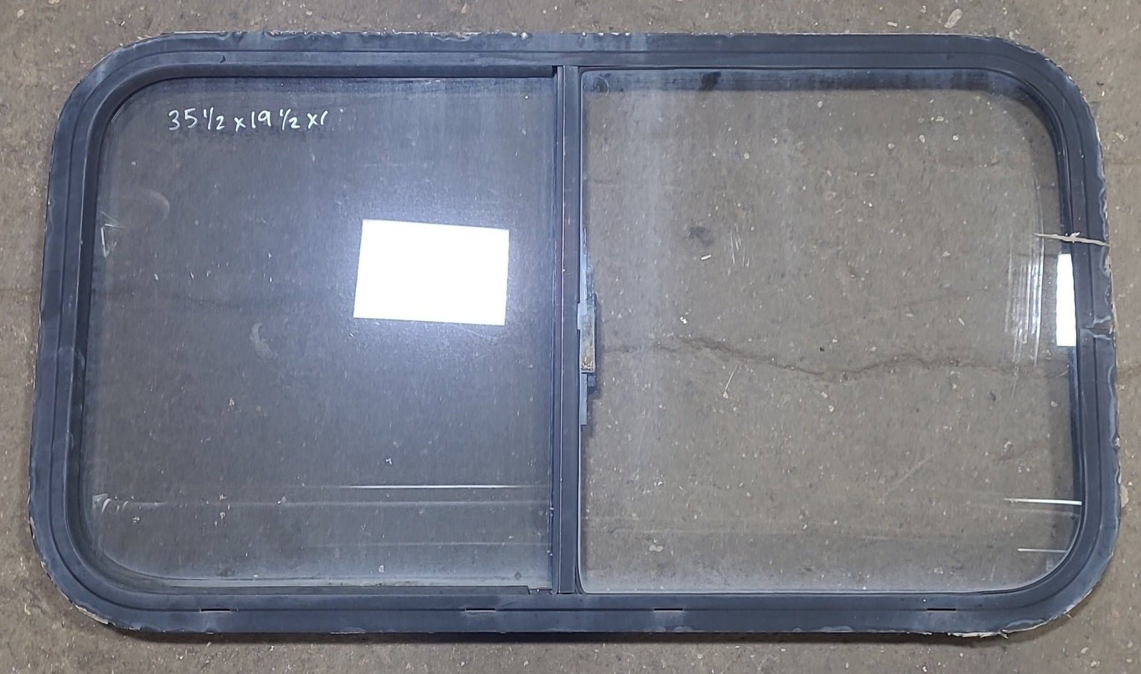 Black Radius Opening Window : 35 1/2