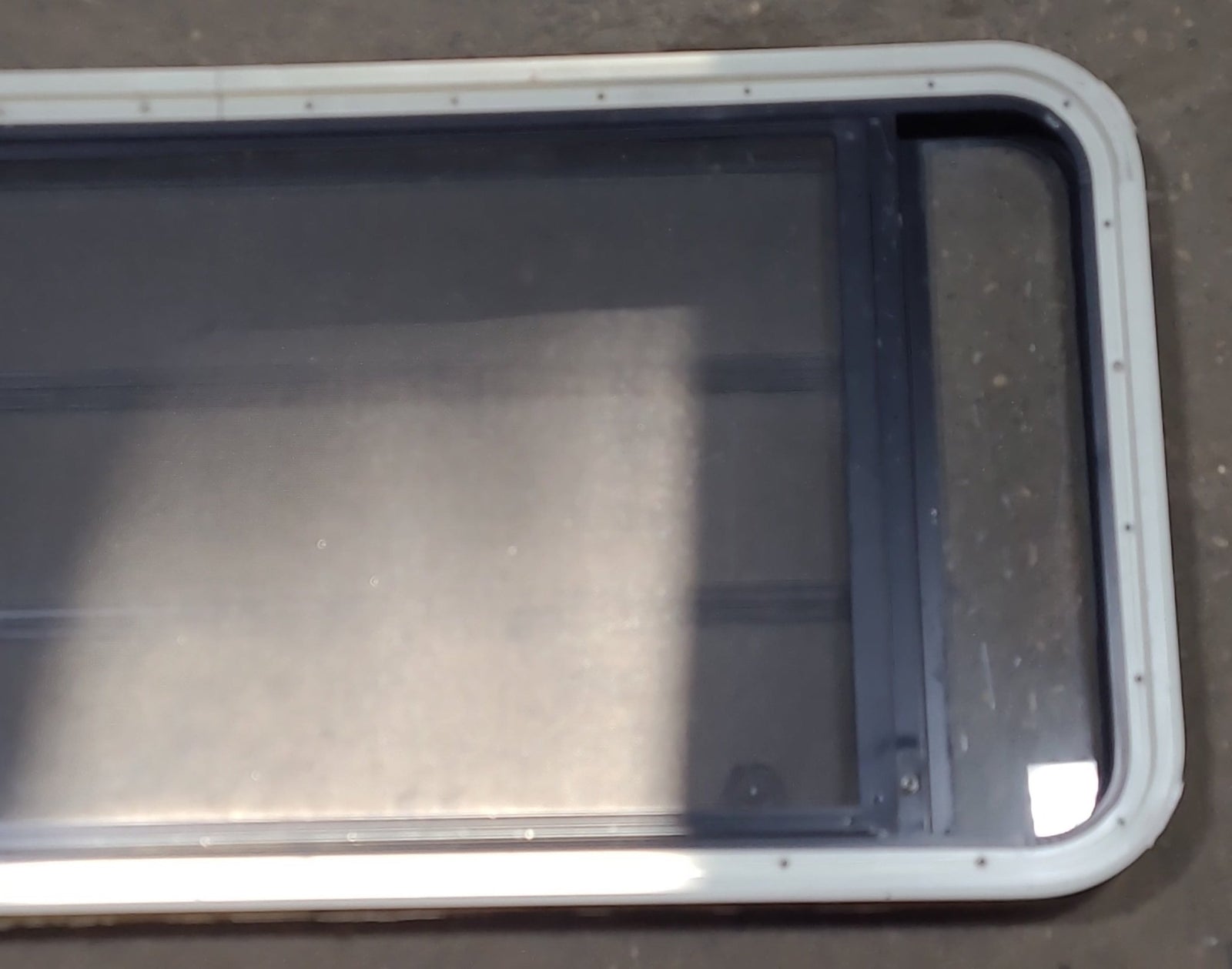 Black Radius Opening Window : 47 1/4