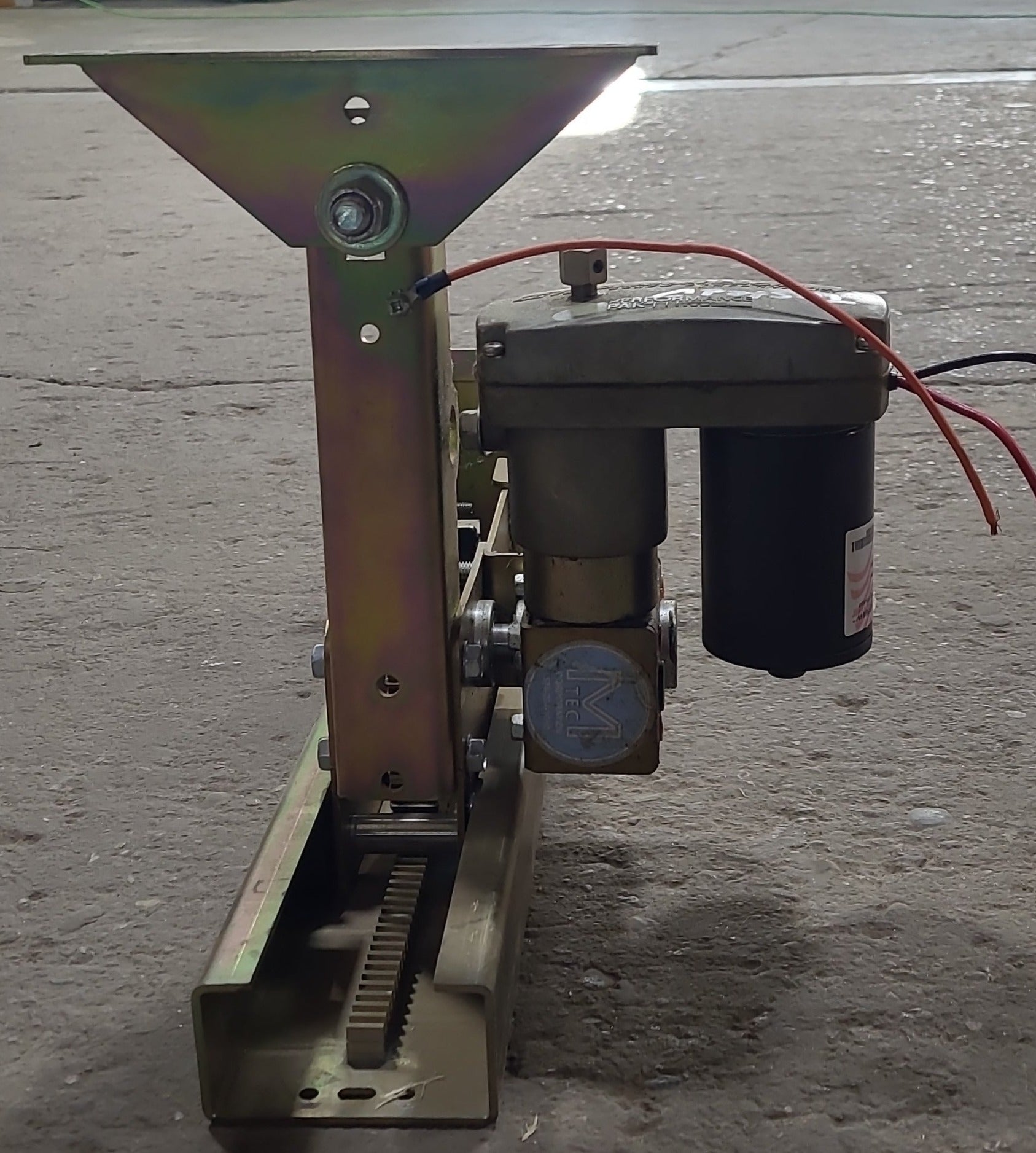 M-TEC Single Rail Above Floor Slide-Out Assembly 574-294-1060 - Young Farts RV Parts