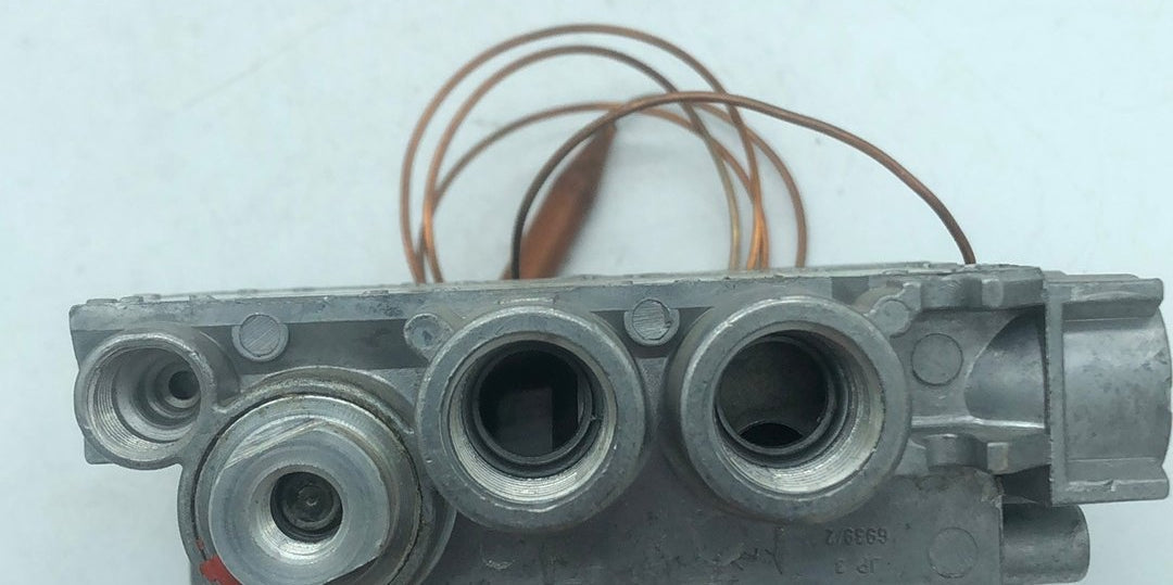 Mertik Maxitrol GV31-B5A2a0G Gas Valve - Young Farts RV Parts