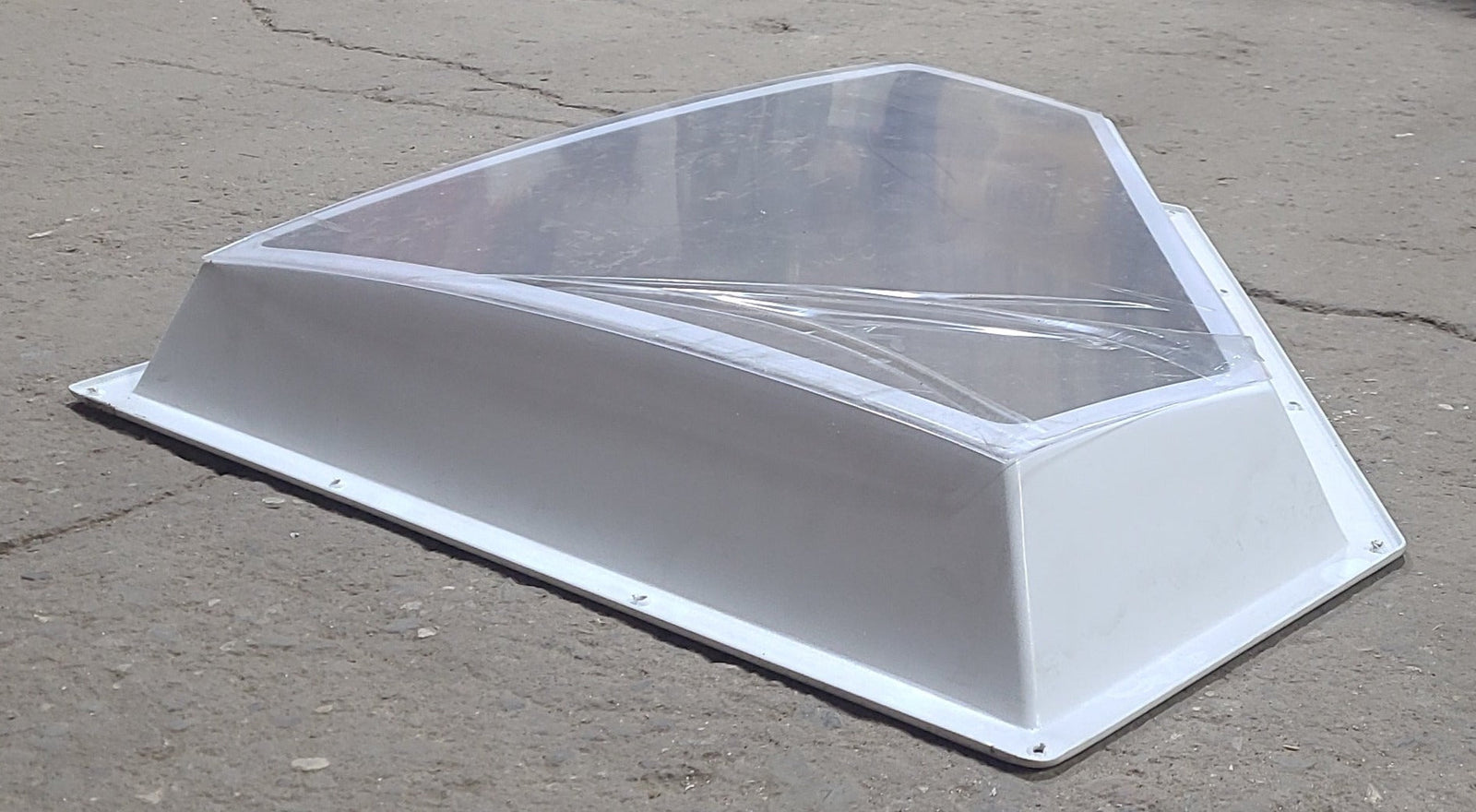 Skylight With Inner Garnish - Young Farts RV Parts