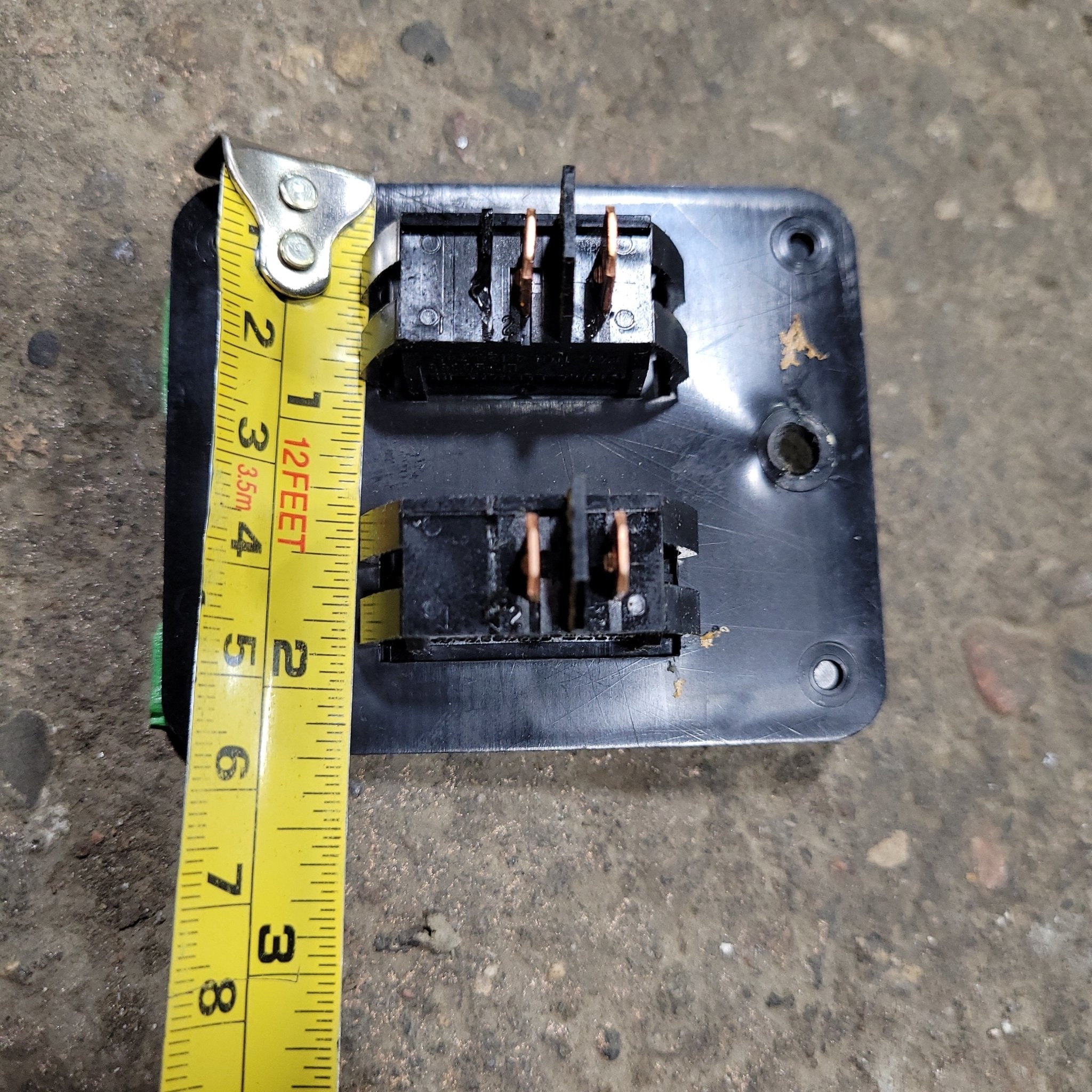 Used 12v RV Double Light Switch - Young Farts RV Parts