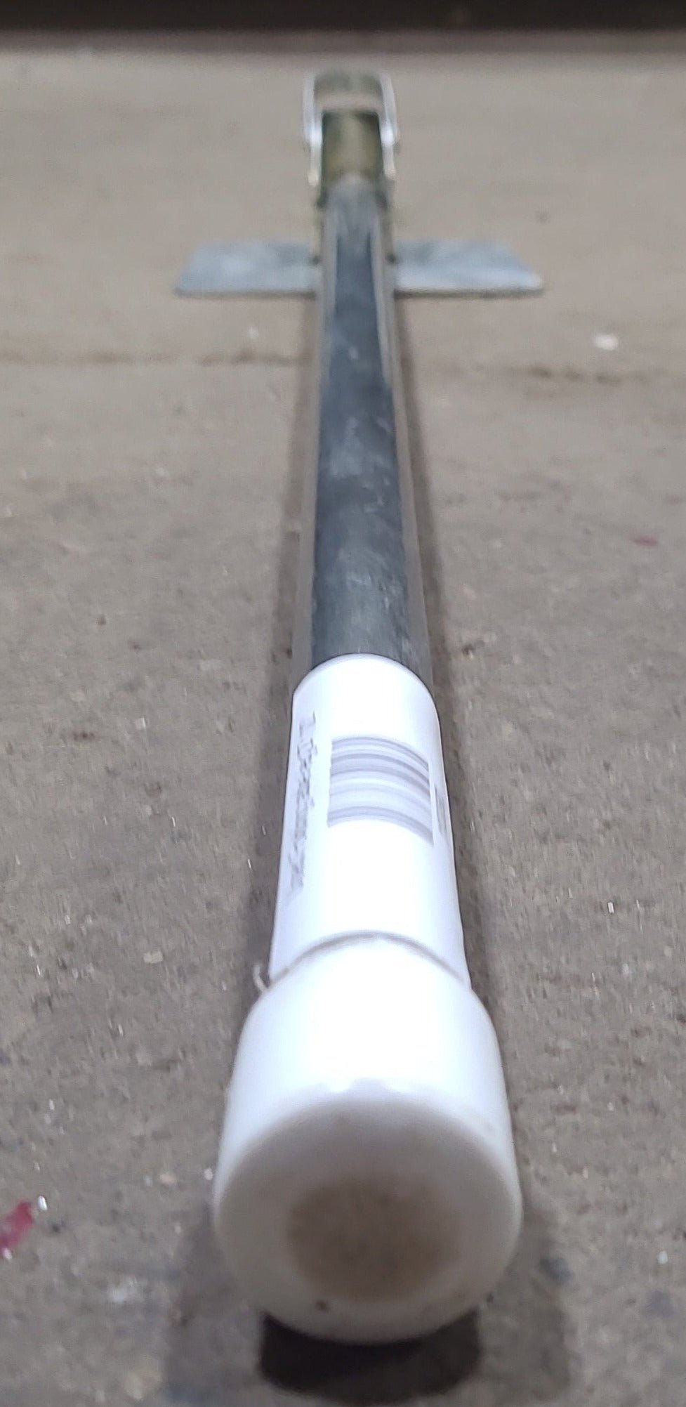 Used Adjustable table leg 27 1/2" - Young Farts RV Parts