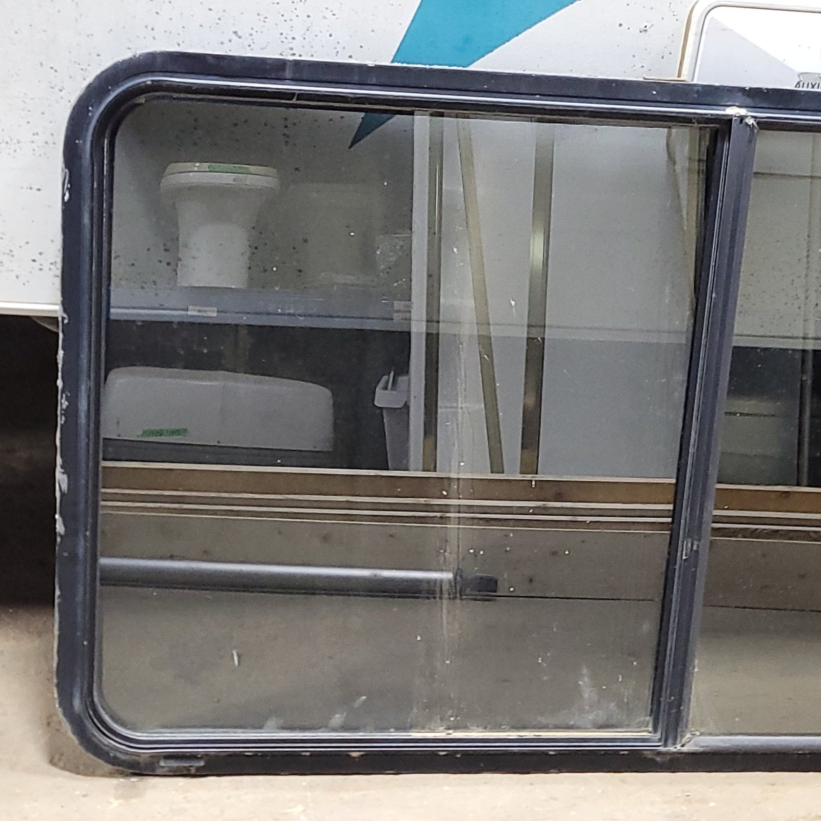 Used Black Radius Opening Window : 30