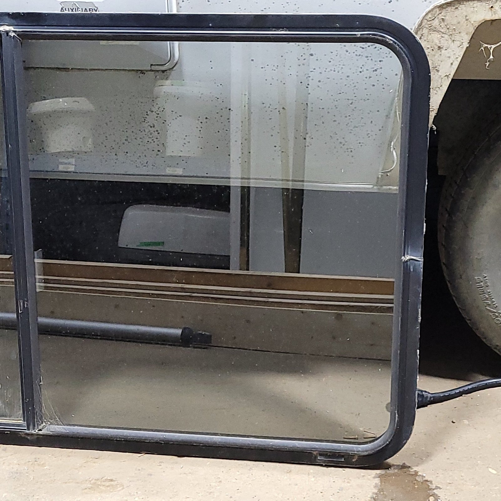 Used Black Radius Opening Window : 30