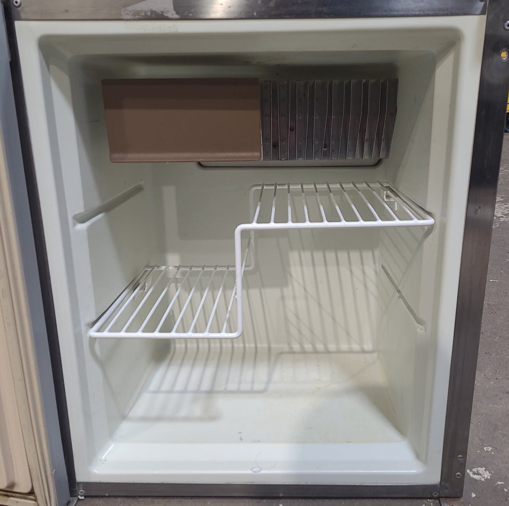 Used Complete Dometic RM2190 Fridge 3-WAY - Young Farts RV Parts