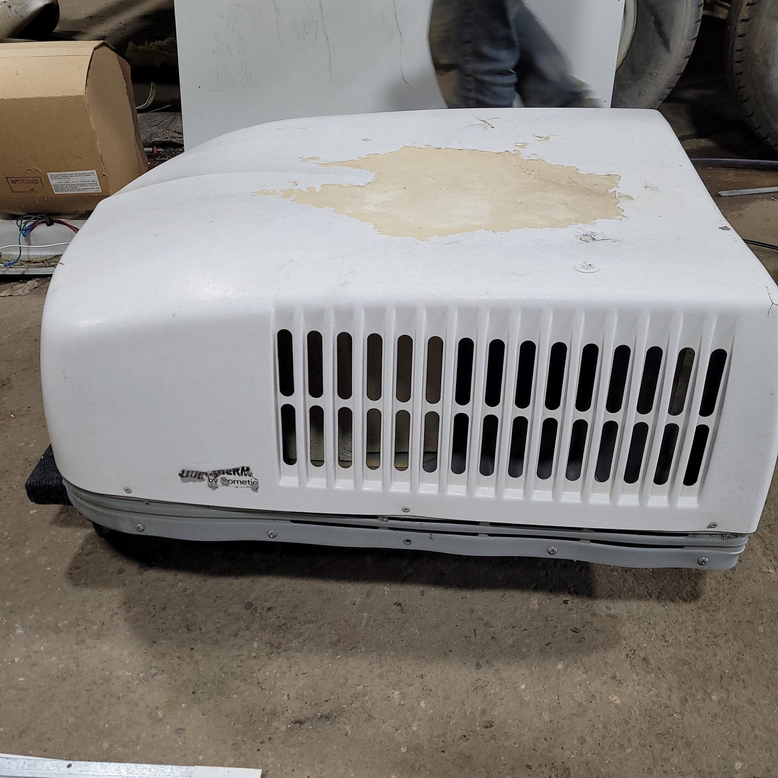 Used Complete Duo-Therm Air conditioner Head Unit 57915.622 | 13500BTU Cool Only - Young Farts RV Parts