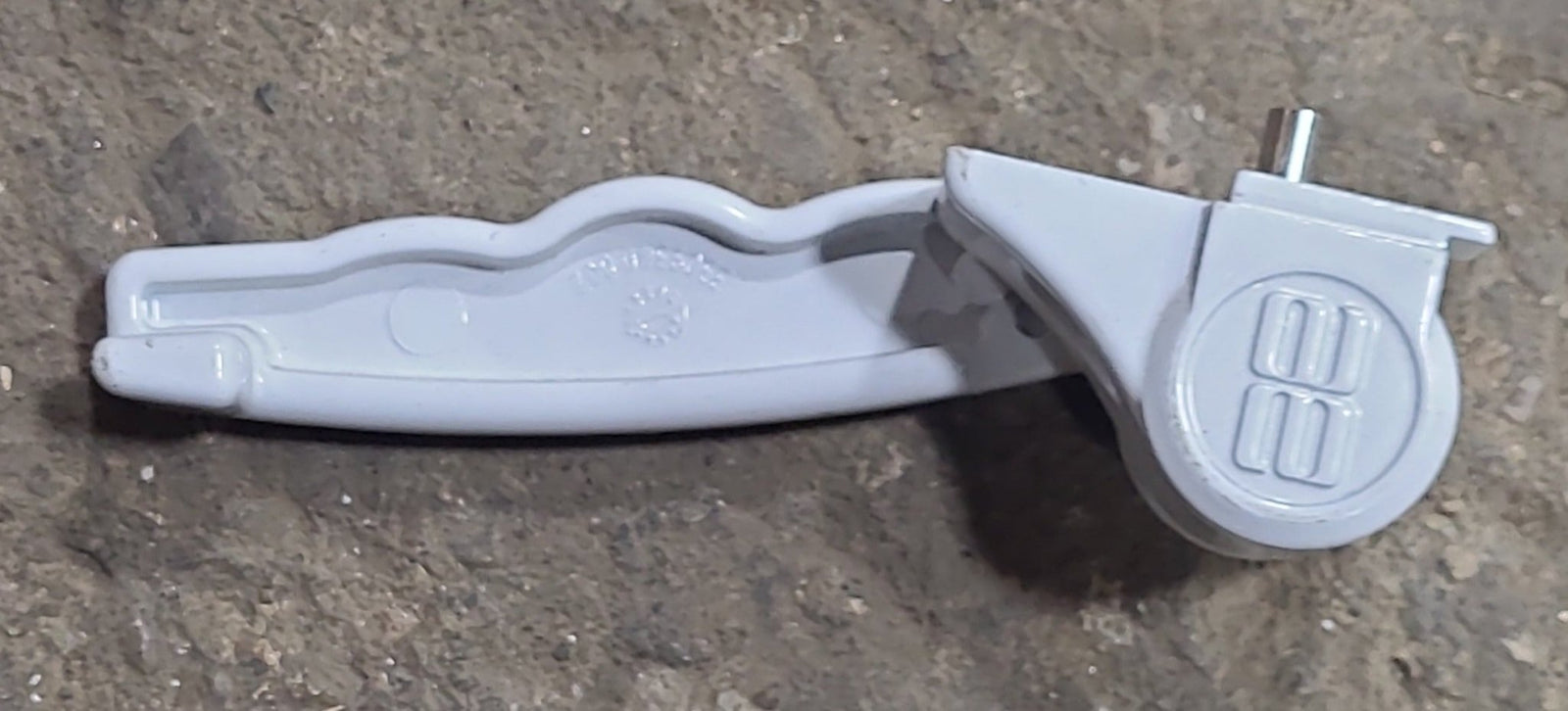 Used Dometic 3312845.005B Lift Handle White - Young Farts RV Parts