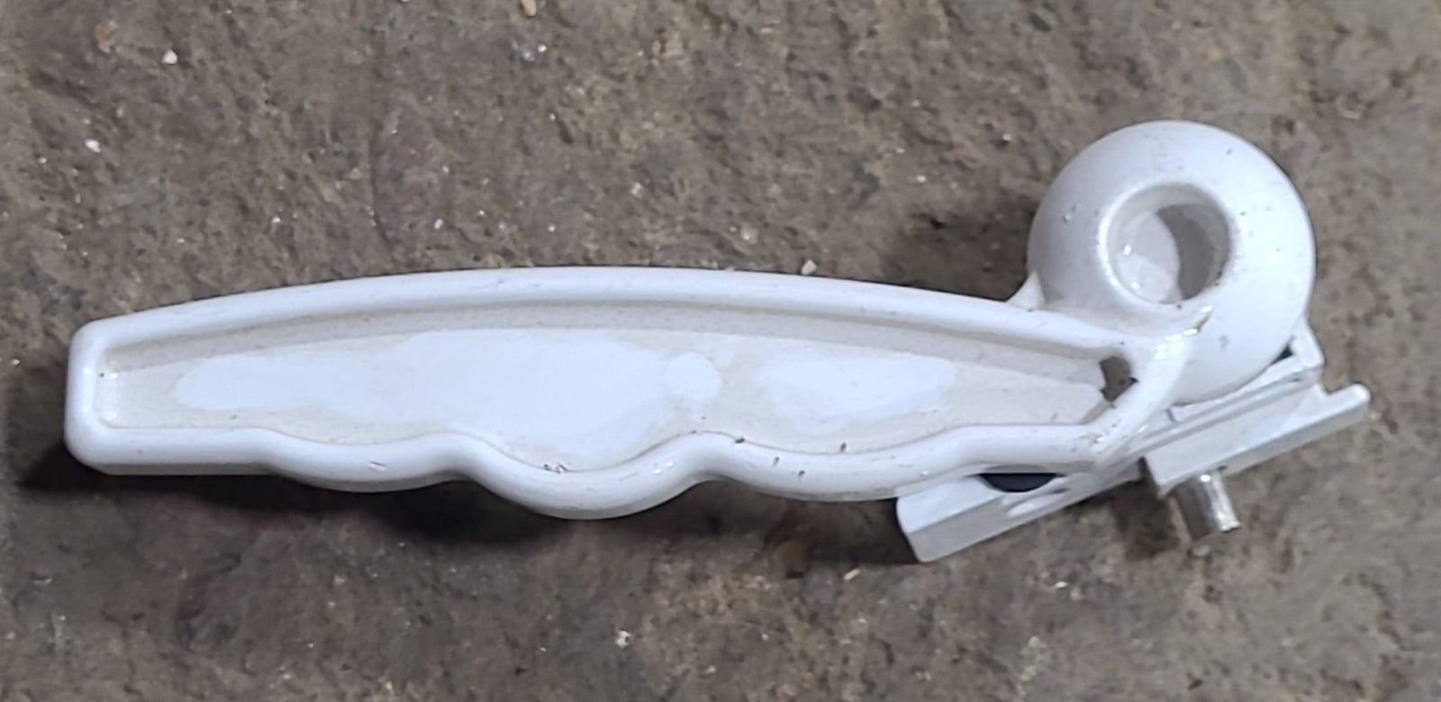 Used Dometic 3312845.005B Lift Handle White - Young Farts RV Parts