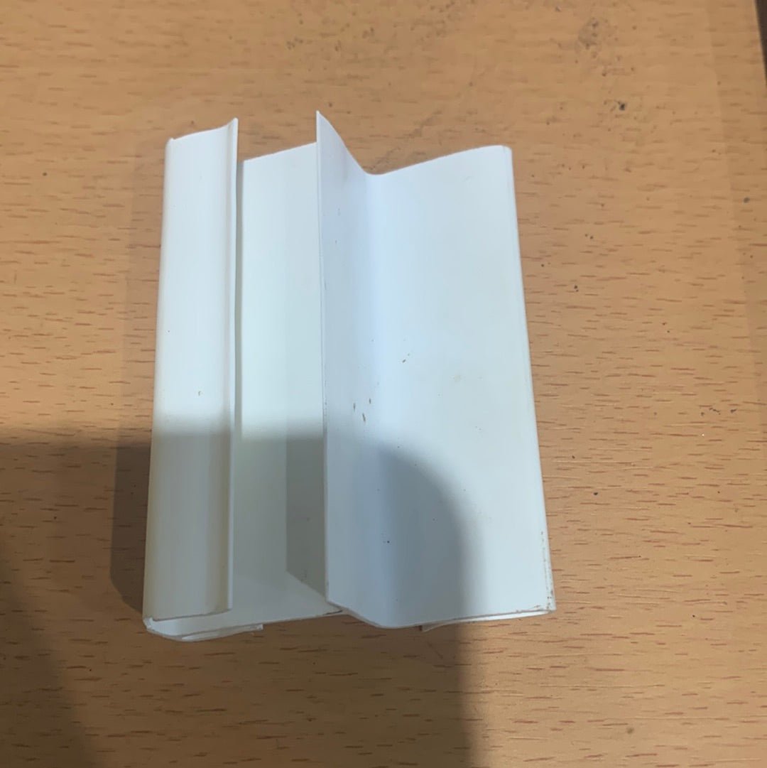 Used Dometic 3851088017 SVC Thermistor Holder - Young Farts RV Parts