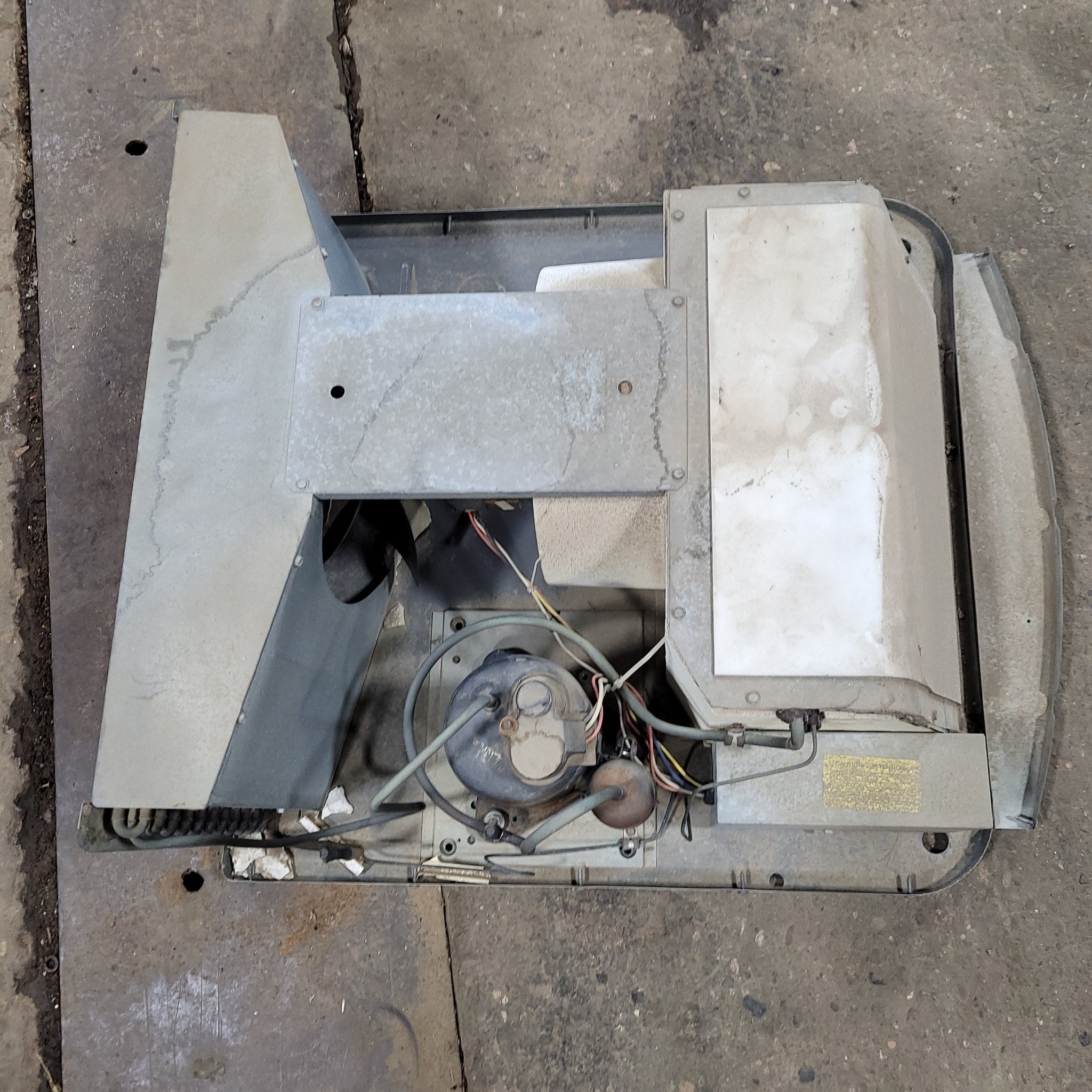 Used Duo-Therm Air conditioner Head Unit 991731652 | 11000 BTU Cool Only - Young Farts RV Parts