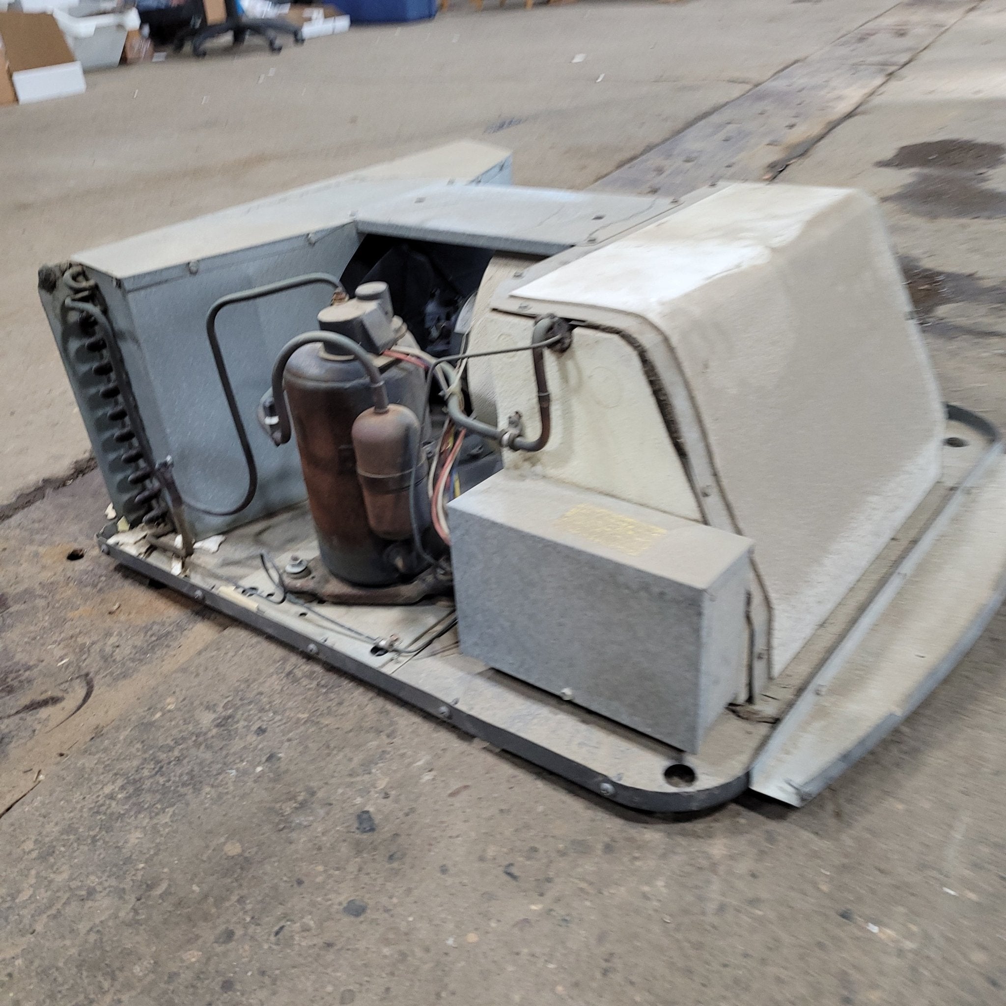 Used Duo-Therm Air conditioner Head Unit 991731652 | 11000 BTU Cool Only - Young Farts RV Parts