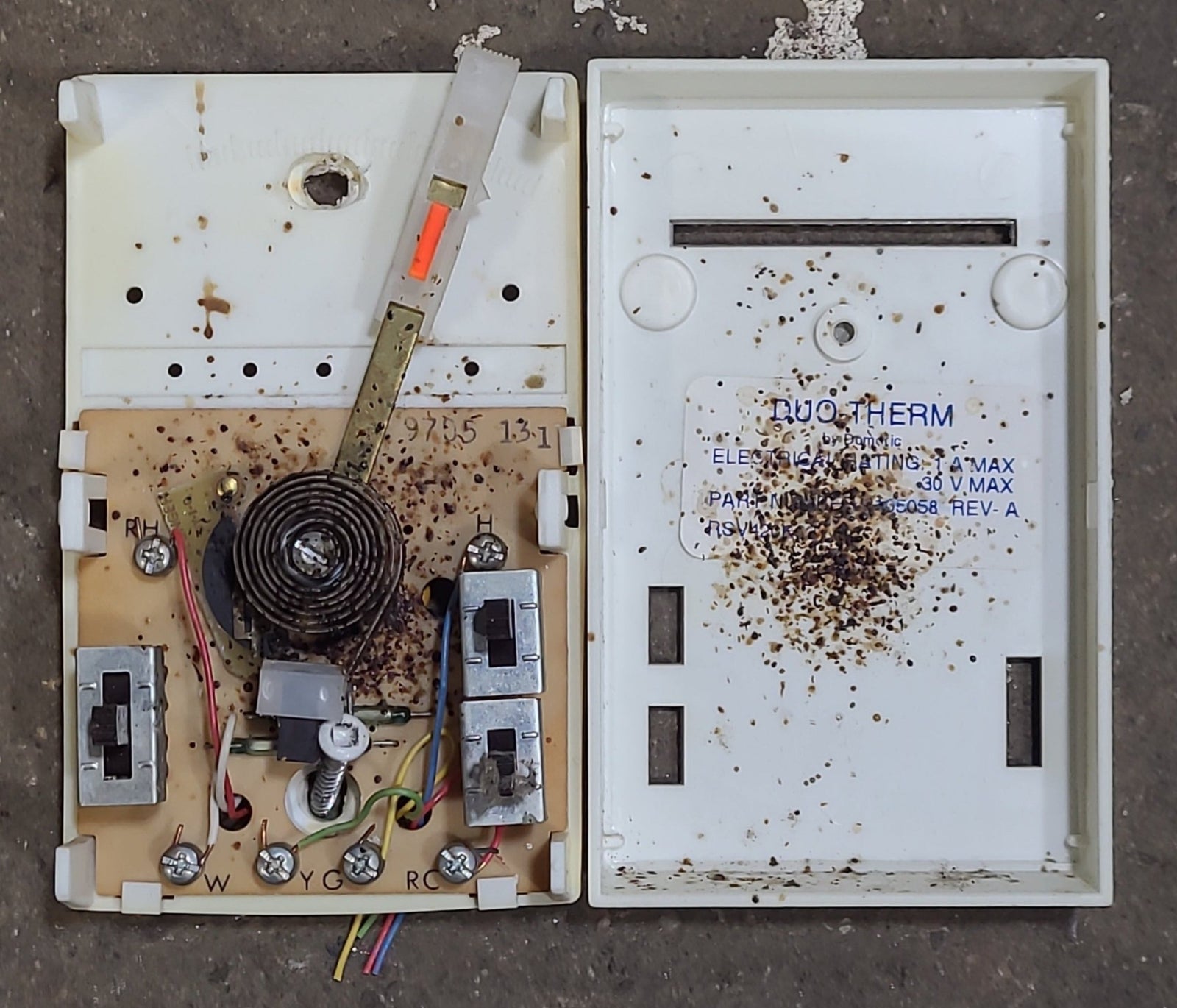 USED Duo-Therm Dometic Analog Thermostat Cool/Furnace 3105058 | REV-A | RSV420K62 - Young Farts RV Parts