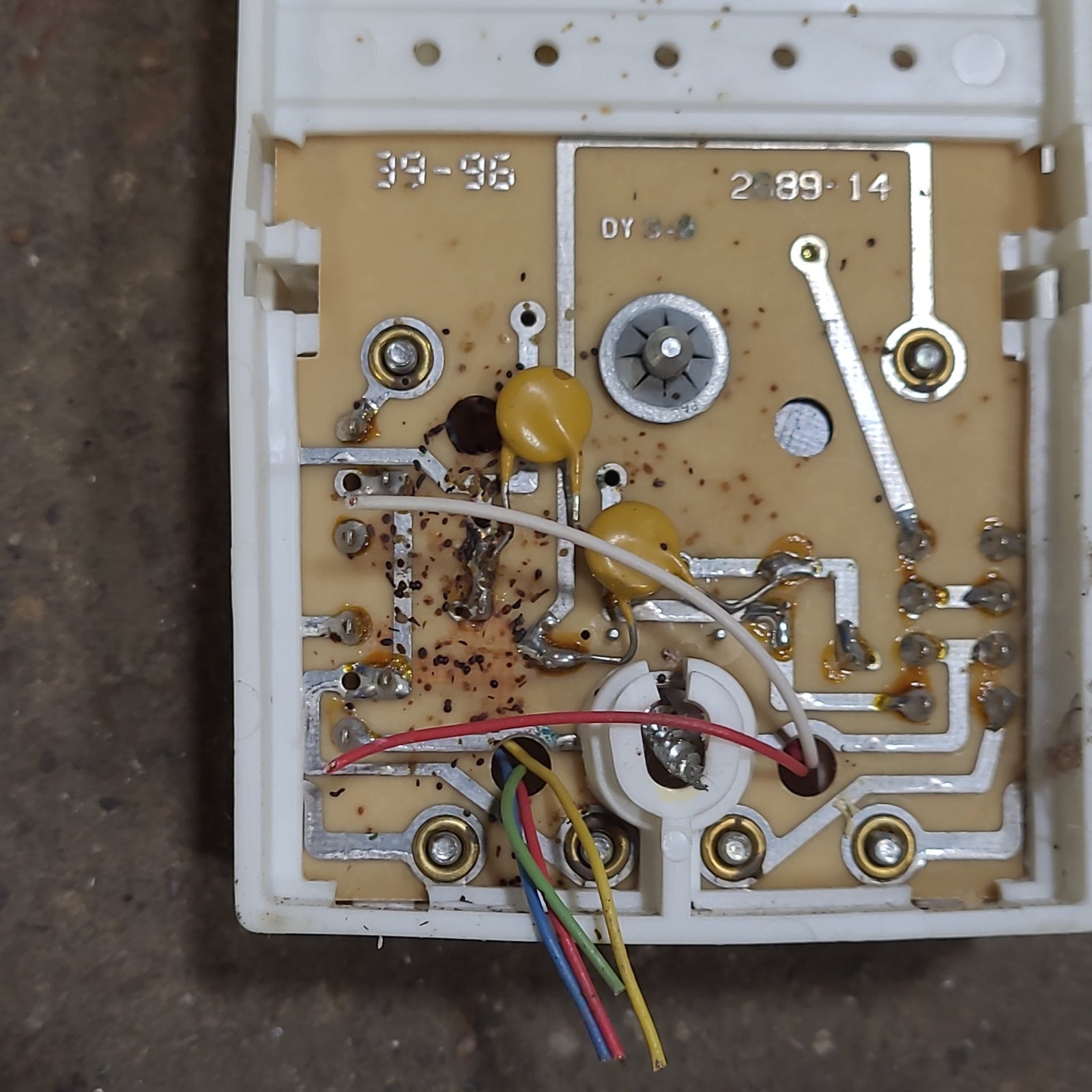 USED Duo-Therm Dometic Analog Thermostat Cool/Furnace 3105058 | REV-A | RSV420K62 - Young Farts RV Parts