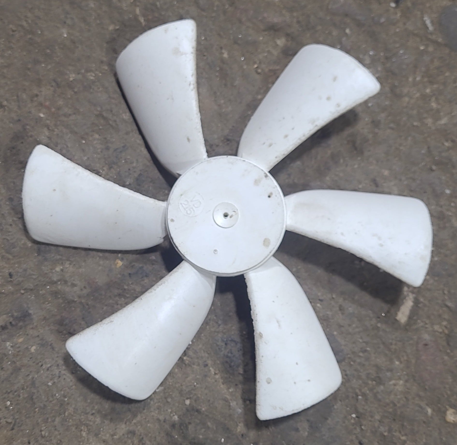 Used Fan Blade - Young Farts RV Parts