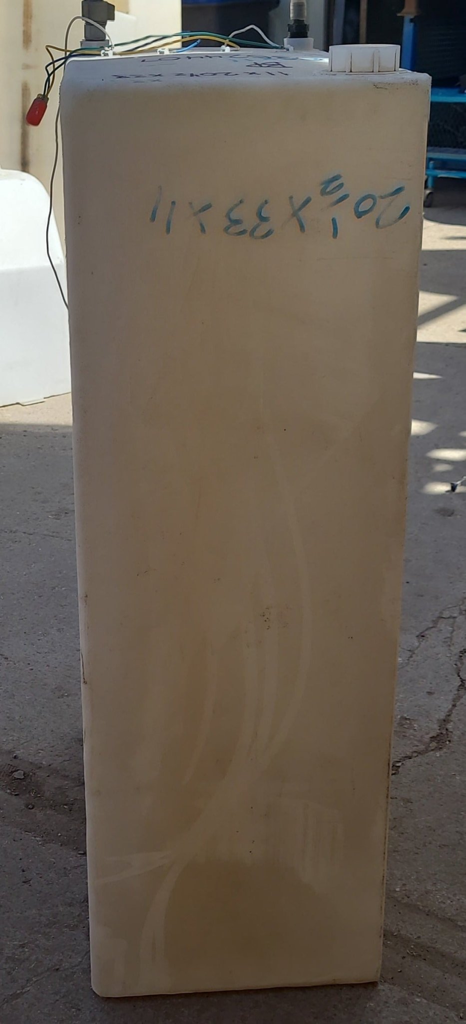 Used Fresh Water Tank 11" H x 20 1/2" W x 33” L - Young Farts RV Parts