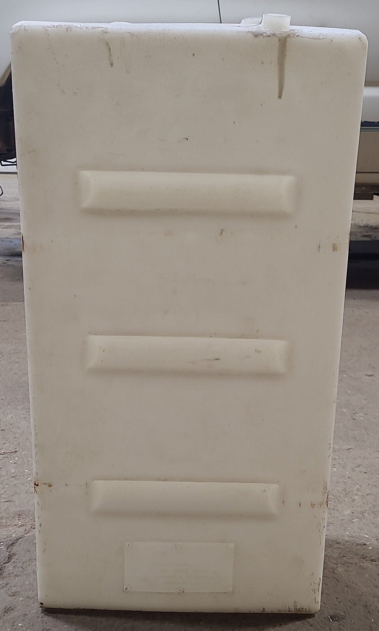 Used Fresh Water Tank 8 1/2” x 15 1/4” x 28 3/4” - Young Farts RV Parts