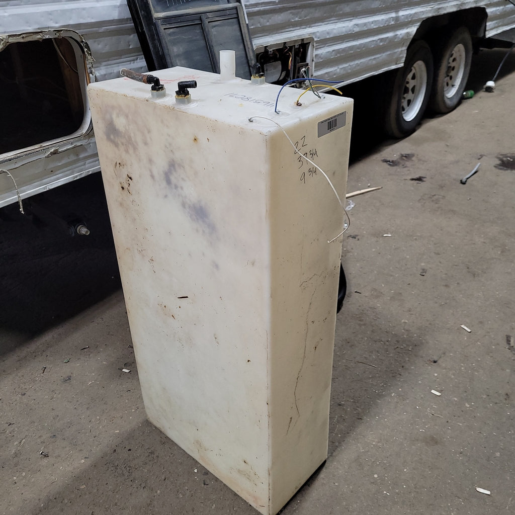 Used Fresh Water Tank 9 3/4” x 22” x 39 3/4” - Young Farts RV Parts