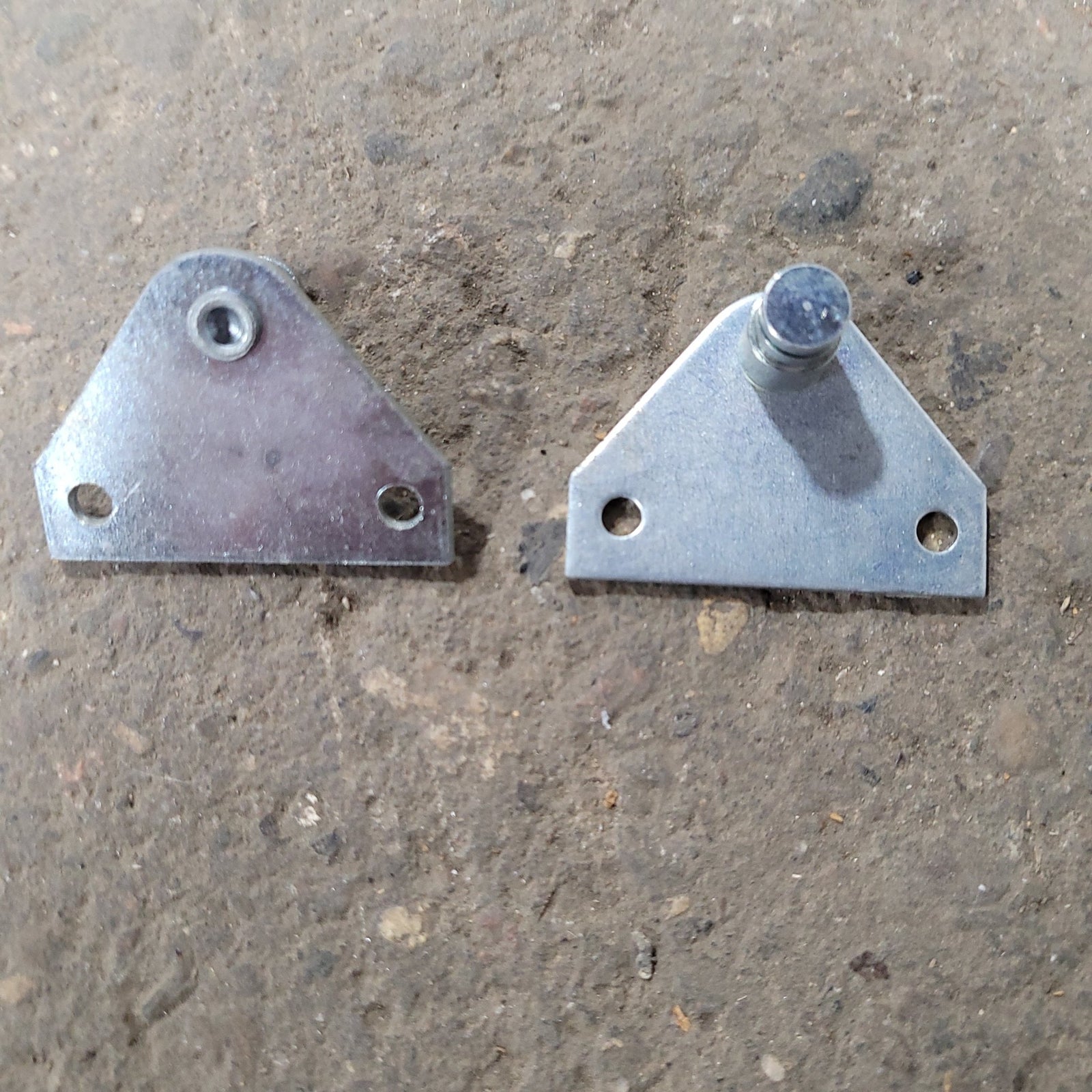 Used Gas Prop Mount-Flat Bracket - Young Farts RV Parts