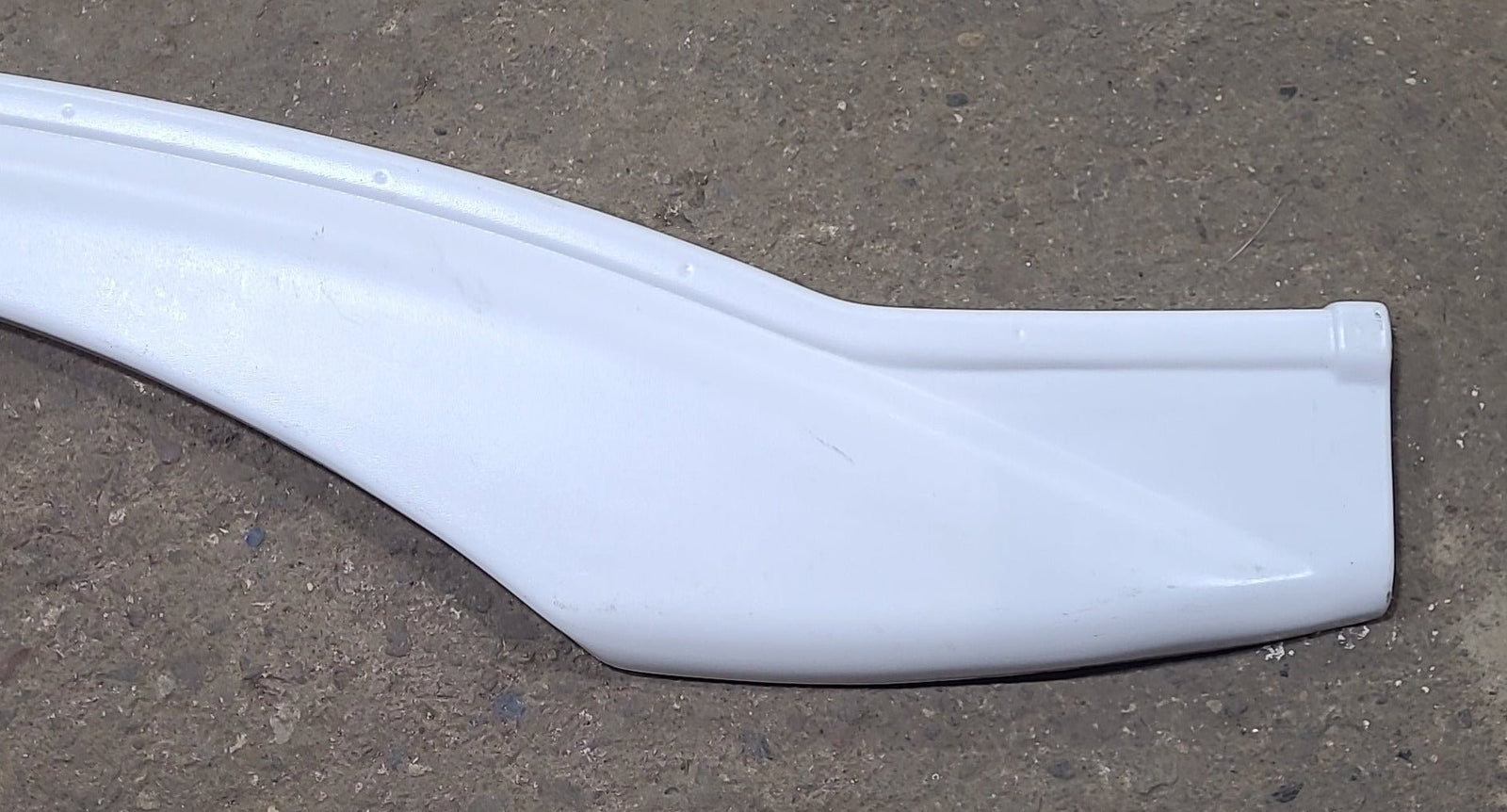 Used Keystone Fender Skirt (white) 77 1/4