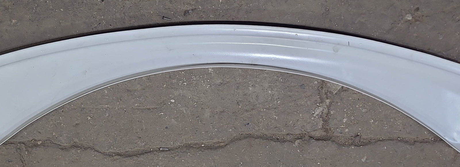 Used Keystone Fender Skirt (white) 77 1/4