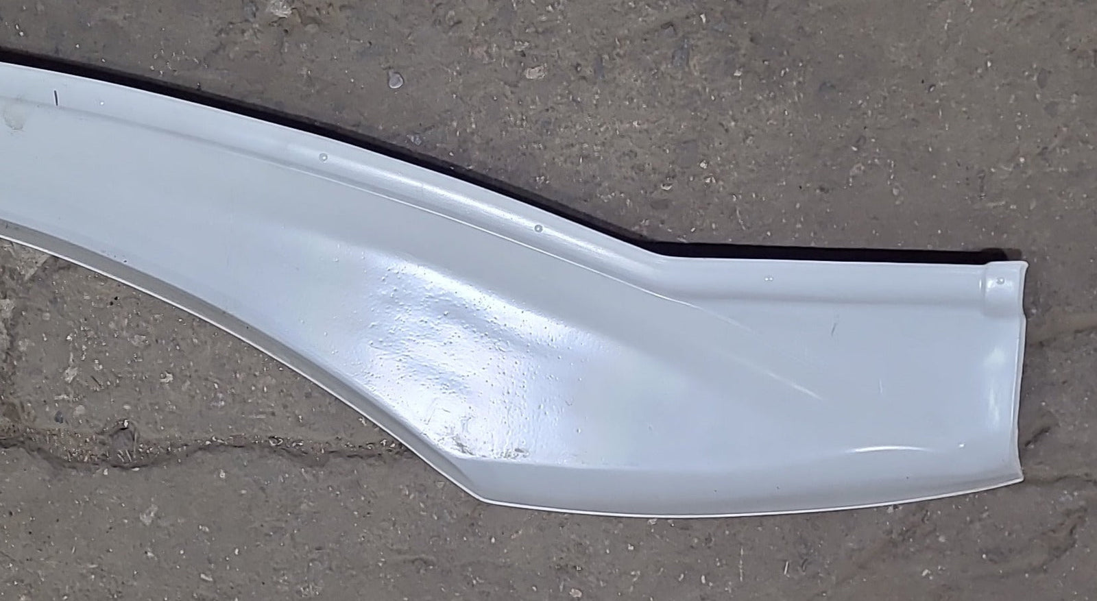 Used Keystone Fender Skirt (white) 77 1/4