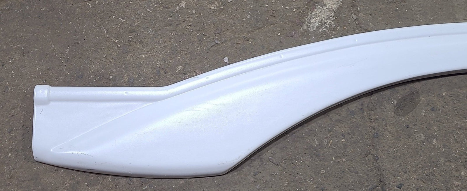 Used Keystone Fender Skirt (white) 77 1/4