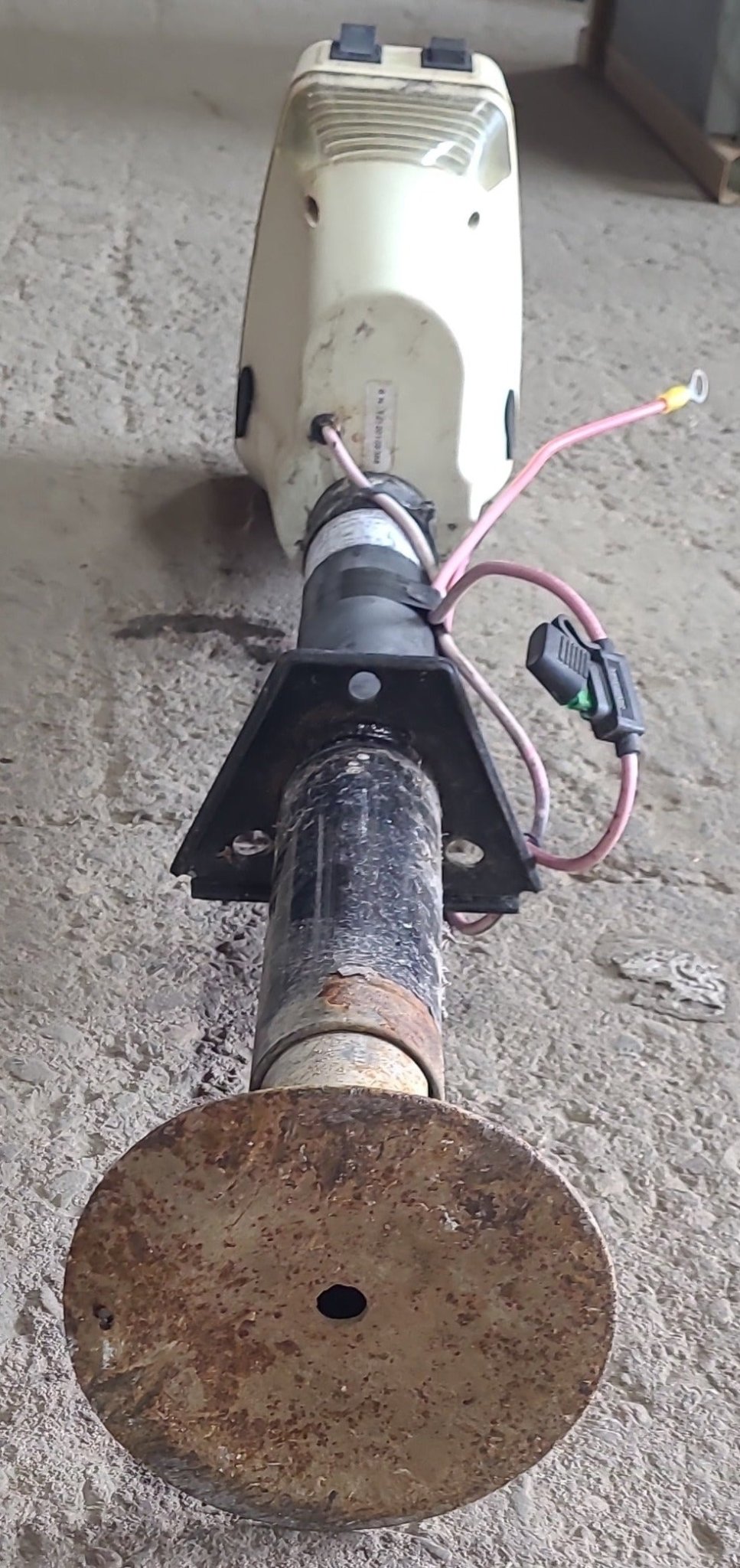 Used Lippert Power Jack 1817941 - Young Farts RV Parts