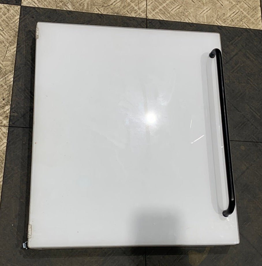 Used Magic Chef Oven Door 74001089 (WHITE FACEPLATE) 19 5/8” x 17 1/8” x 1 1/4