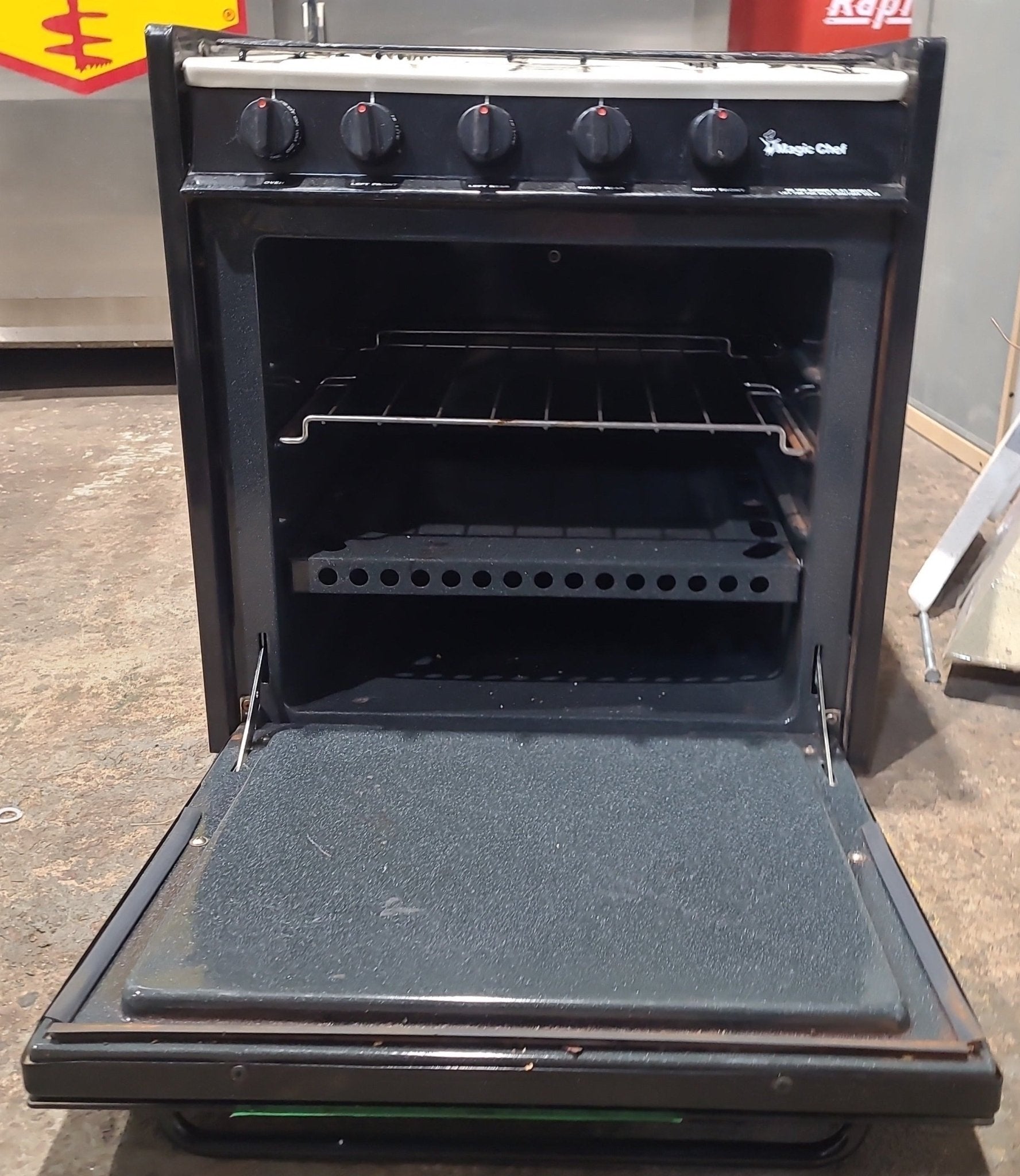 Used Magic Chef Range 4-Burner 22" H - 22RA-4Z - Young Farts RV Parts