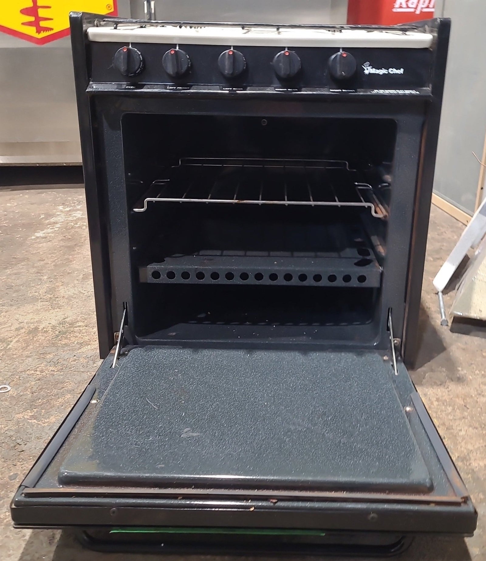 Used Magic Chef Range 4-Burner 22