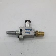 Load image into Gallery viewer, Used Magic Chef Rear Burner Valve 74004362 - Young Farts RV Parts