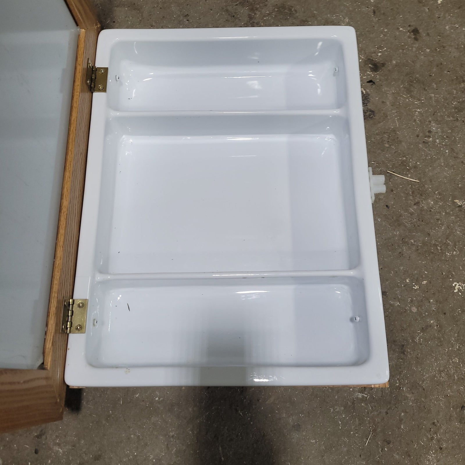 Used Mirrored Medicine Cabinet - Young Farts RV Parts