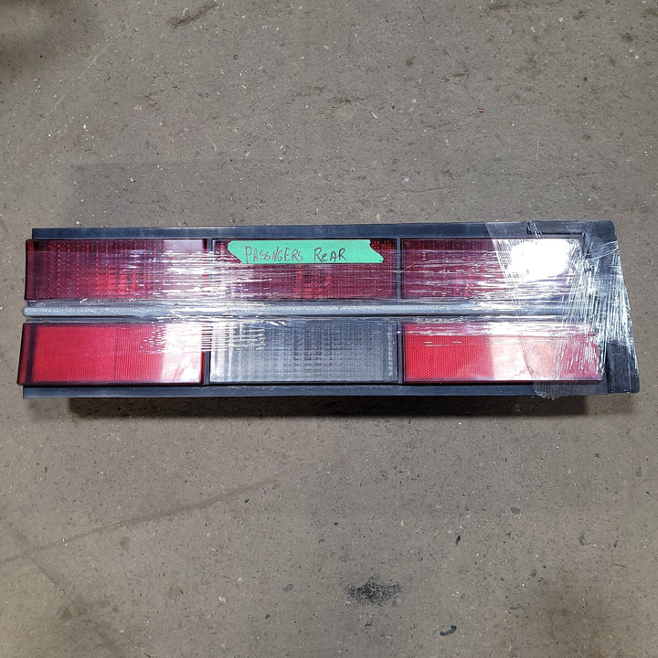 Used Retro Pace Arrow Tail Light Assembly- Passenger Side - Young Farts RV Parts