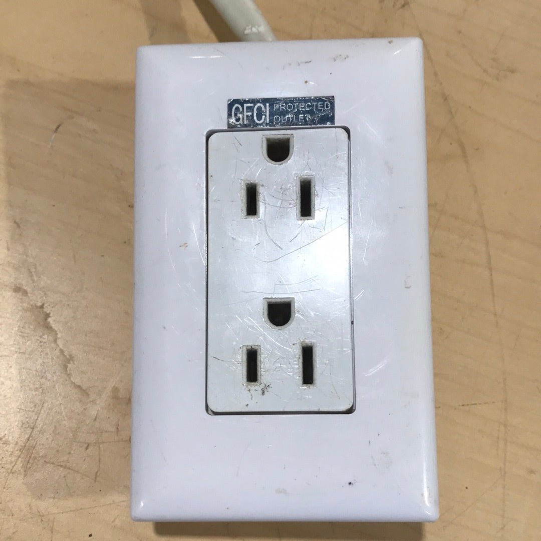 Used RV 125 Volt GFCI Wall Receptacle / Outlet - Young Farts RV Parts
