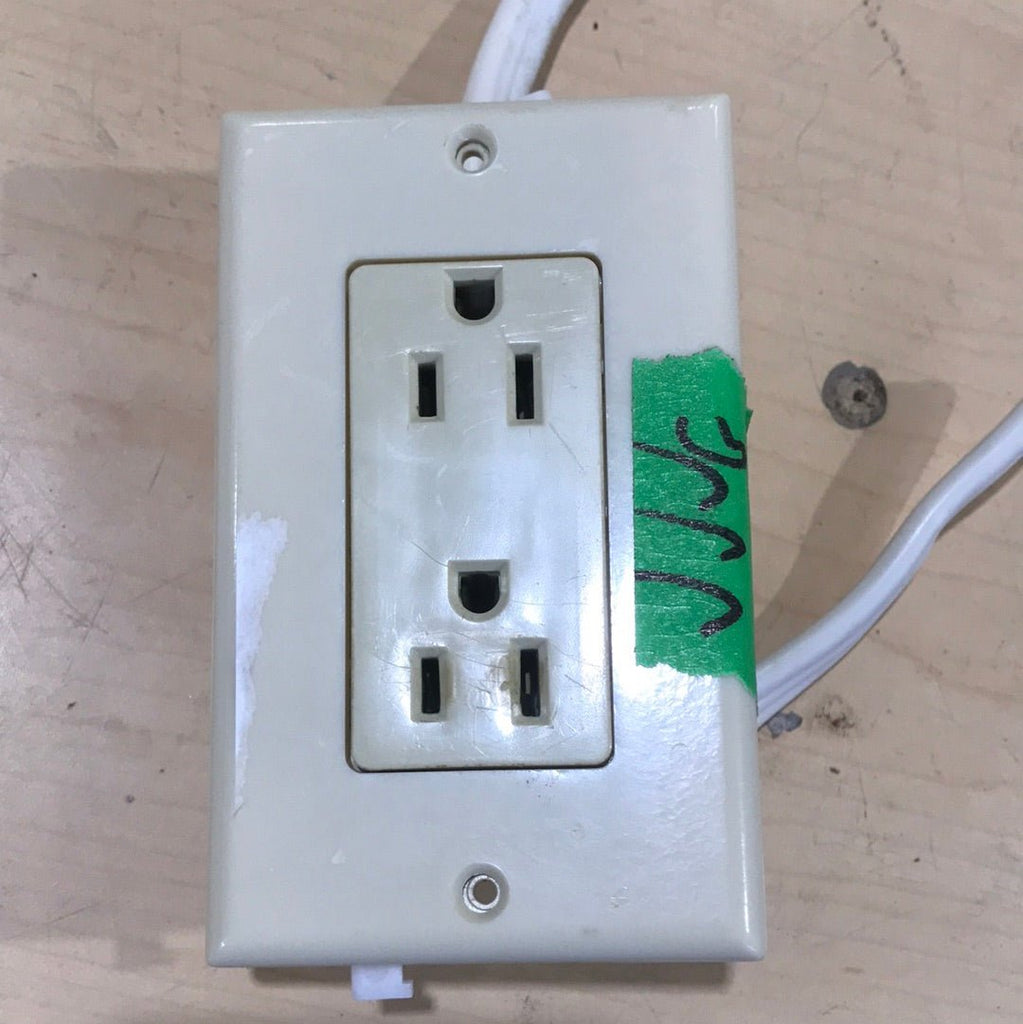 Used RV 125 Volt Wall Receptacle / Outlet - SC 85-R - Young Farts RV Parts