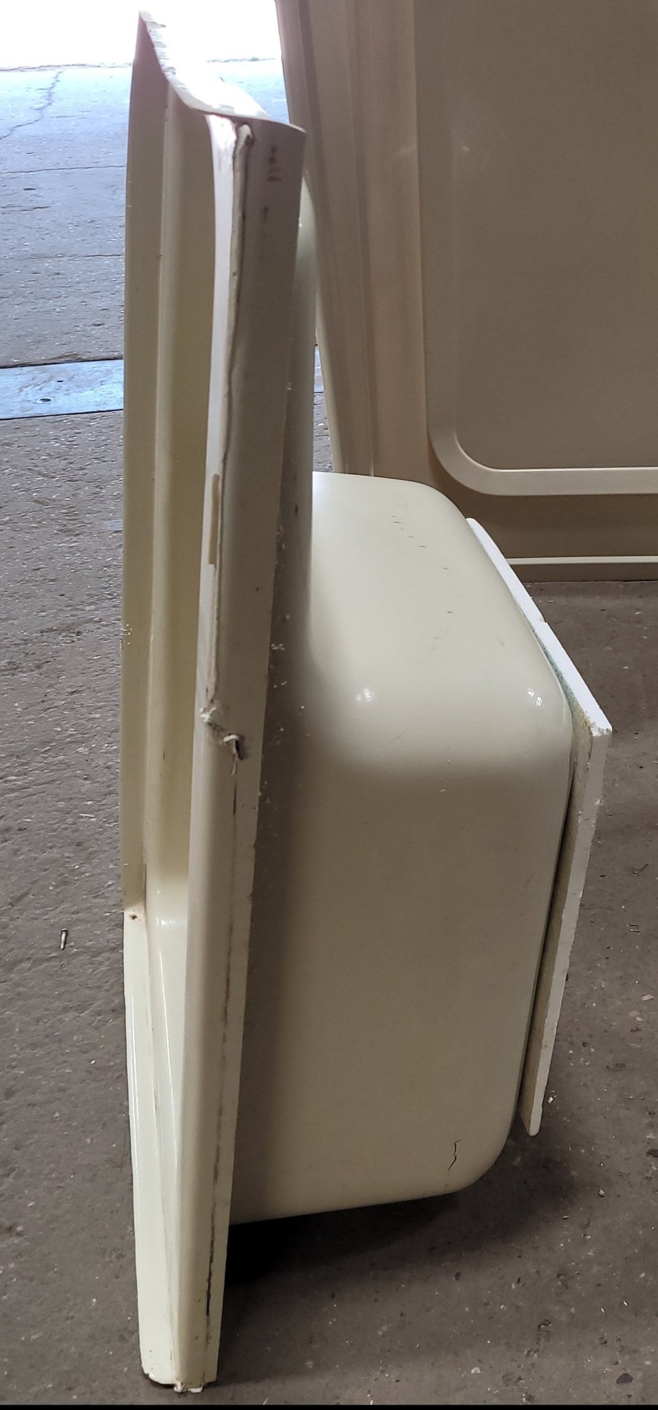 Used RV Bath Tub 36 1/4” x 23 1/2” LHD Step Tub - Young Farts RV Parts