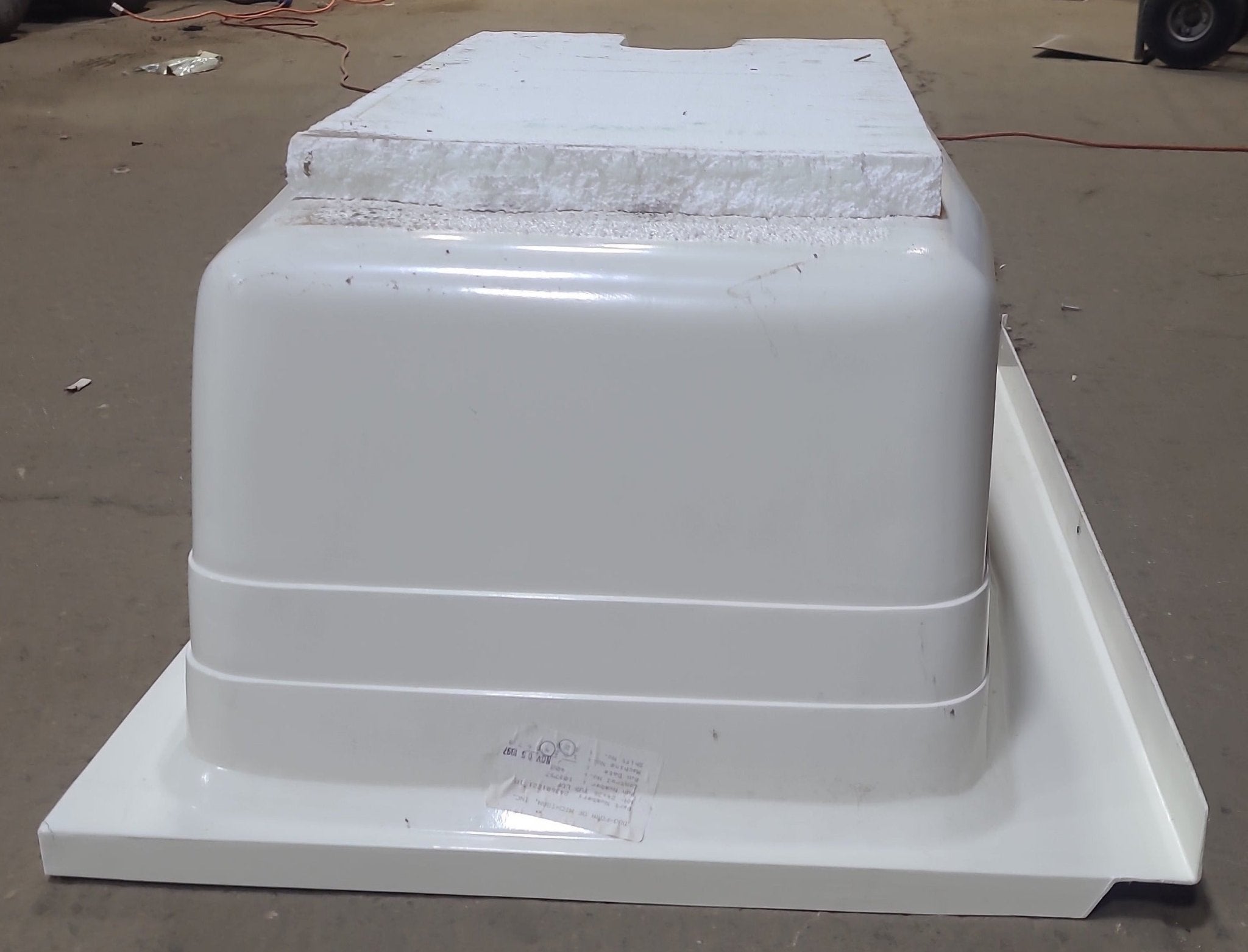 Used RV Bath Tub 36” x 24” Left Hand Drain - Young Farts RV Parts