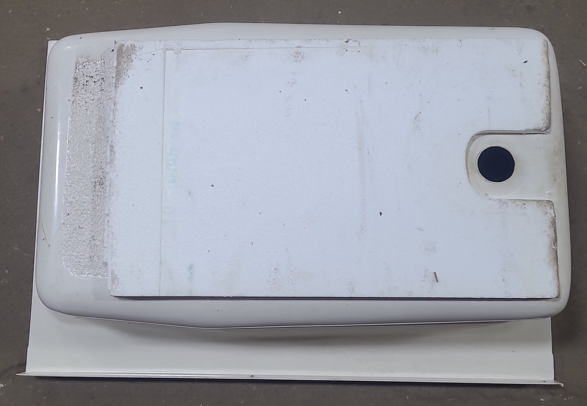 Used RV Bath Tub 36” x 24” Left Hand Drain - Young Farts RV Parts