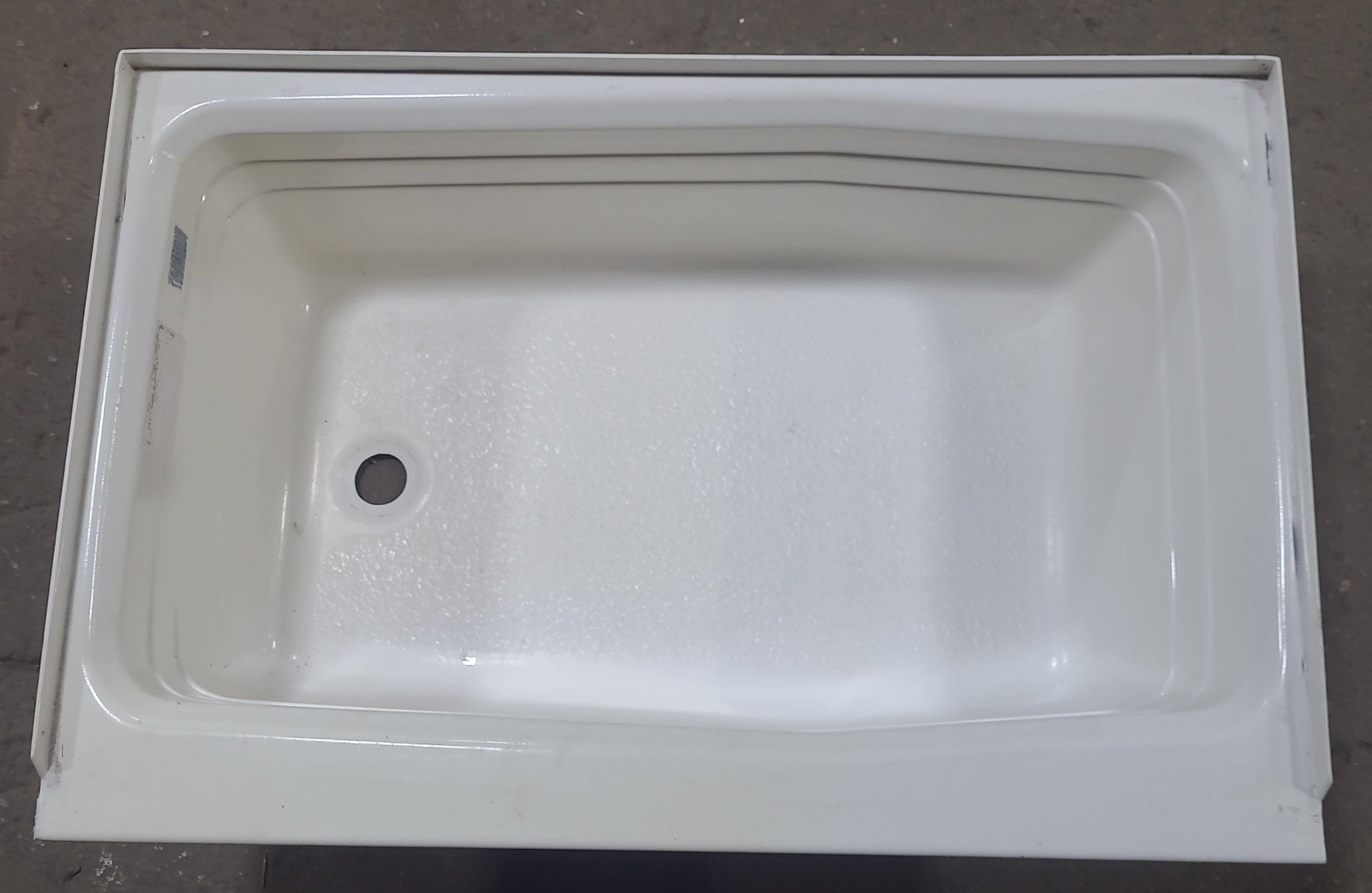 Used RV Bath Tub 36” x 24” Left Hand Drain - Young Farts RV Parts