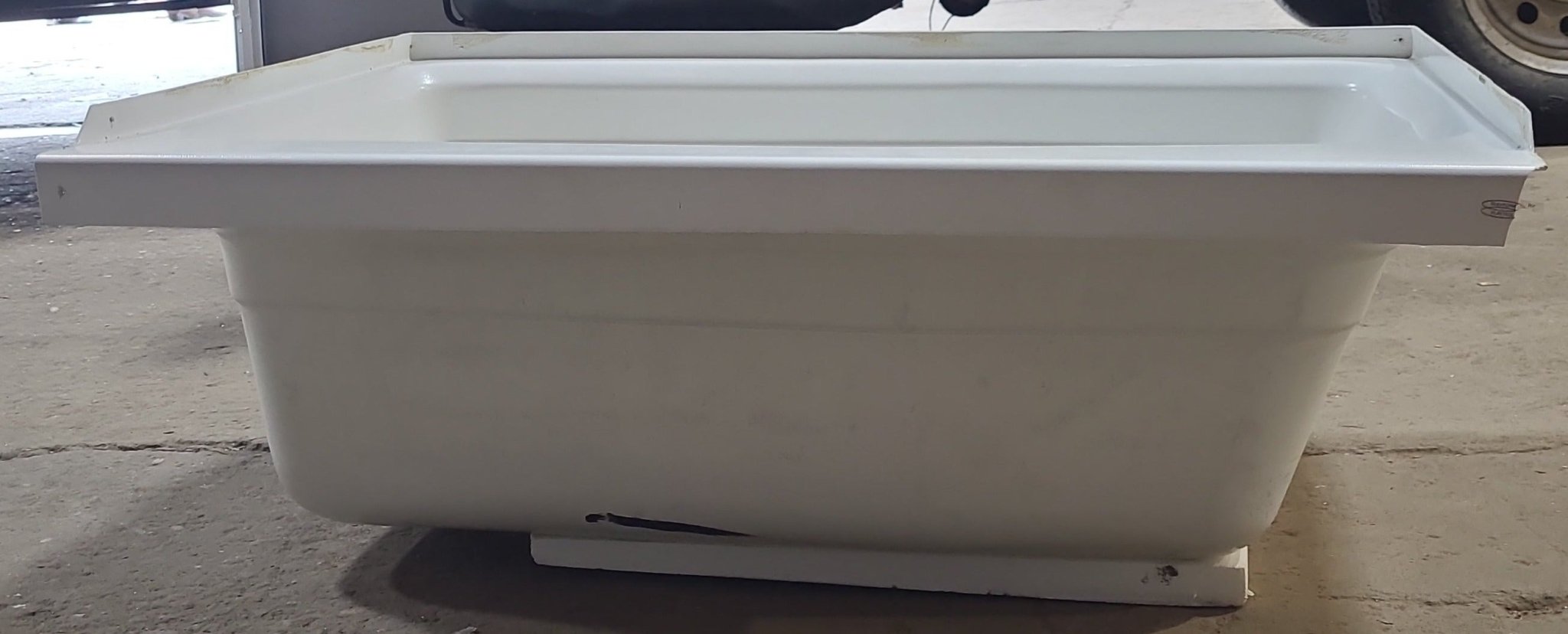 Used RV Bath Tub 36” x 24” Left Hand Drain - Young Farts RV Parts