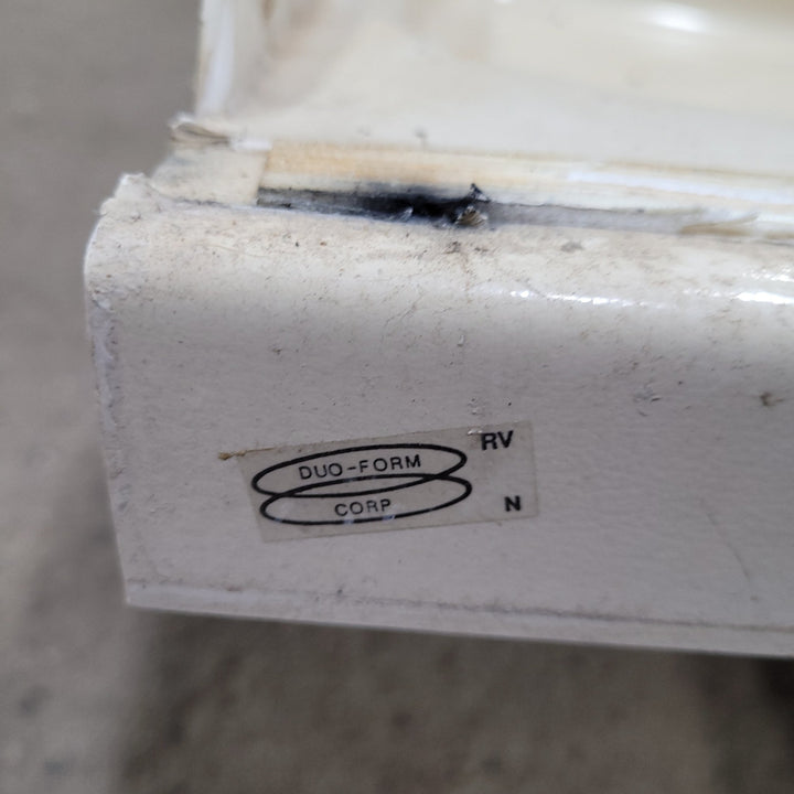 Used RV Bath Tub 36” x 24” RHD Step Tub - Young Farts RV Parts