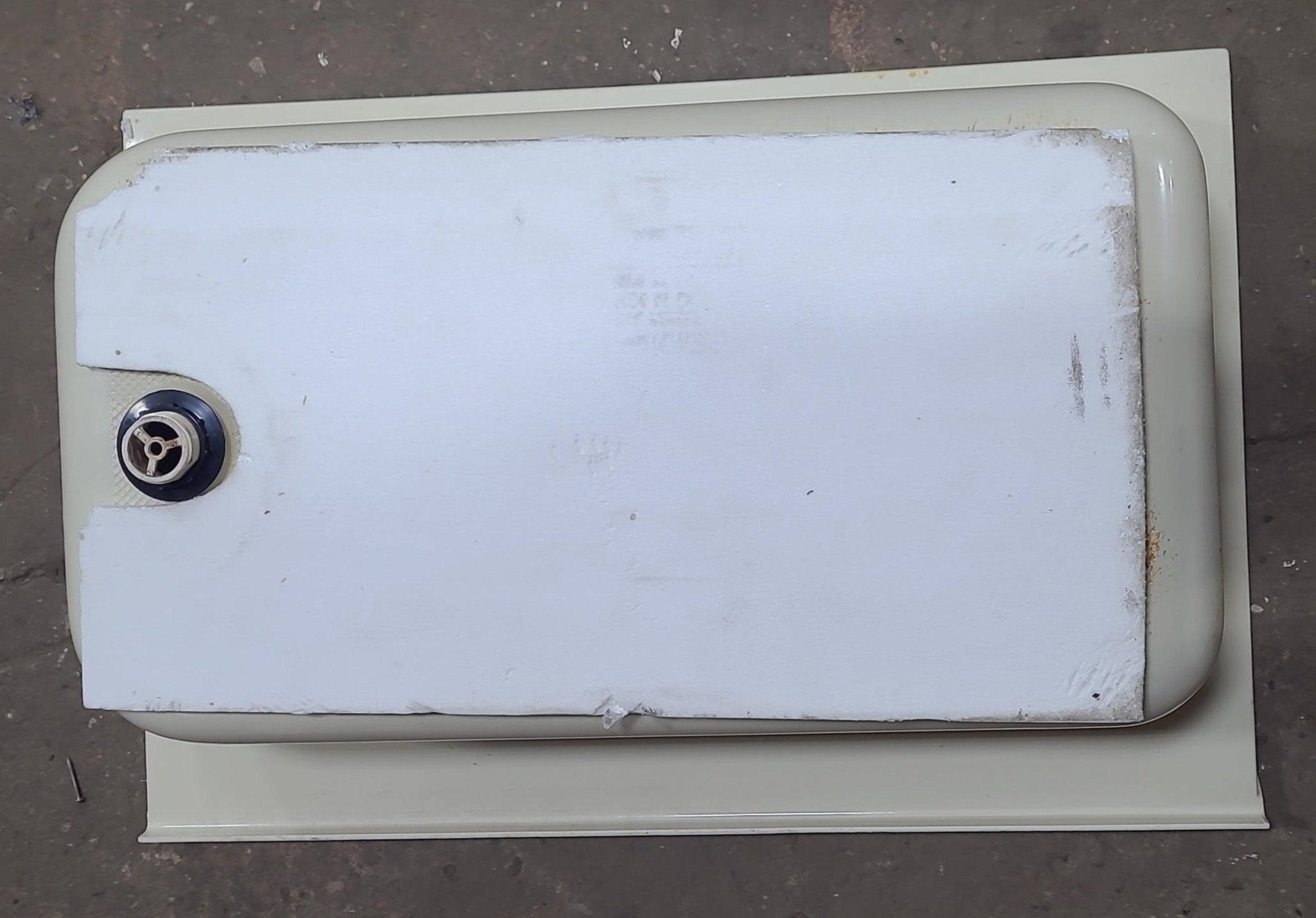 Used RV Bath Tub 36” x 24” Right Hand Drain - Young Farts RV Parts