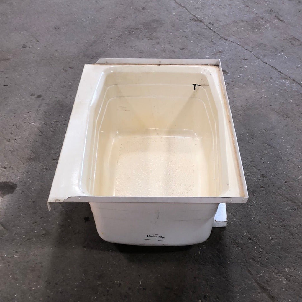 Used RV Bath Tub 36” x 24” right hand drain - Young Farts RV Parts