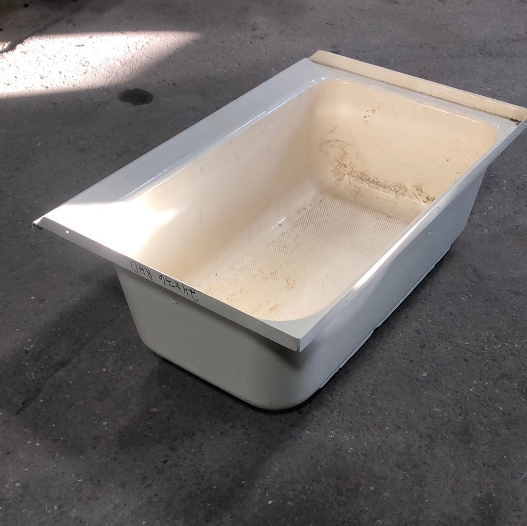 Used RV Bath Tub 36” x 24” right hand drain - Young Farts RV Parts