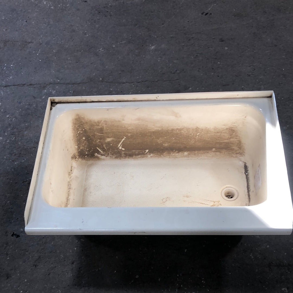 Used RV Bath Tub 36” x 24” right hand drain - Young Farts RV Parts